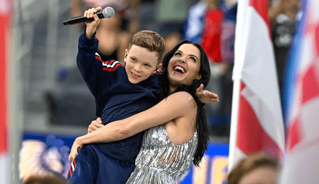 katy-perry-wonder-world-cup-opening-ceremony-tius.png